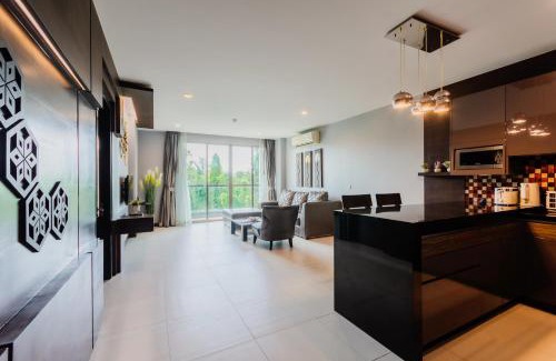 Bang Tao Apartamento | The Regent Bangtao Apartments gorgeous view of the jungle