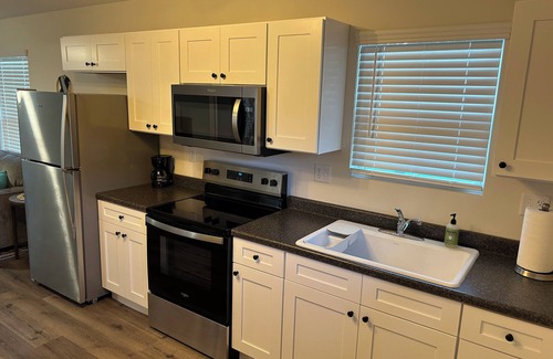 Raymond Casa | The Relaxing House - Quiet 2 Bedroom Home