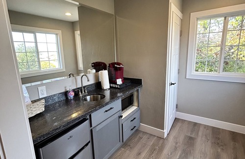 Medford Casa | The Rellik House and Winery