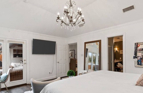 South Arlington Casa | THE Residence at Seven6 w/Pool+