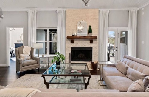 South Arlington Casa | THE Residence at Seven6 w/Pool+