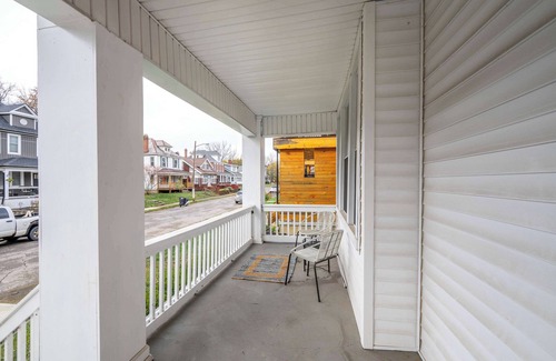 Livingston Park Casa | The Restful Roost w Hot Tub