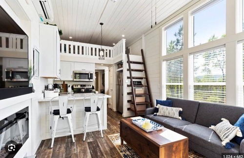 Tamassee Casa | The Retreat: A Couple's Getaway! Away from it all & close to everything!