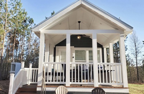 Tamassee Casa | The Retreat: A Couple's Getaway! Away from it all & close to everything!