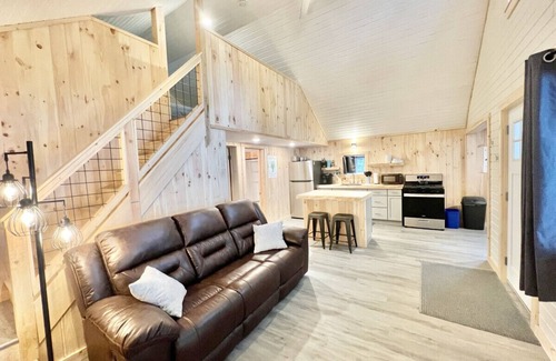 Burnham Cabina | The Retreat- A Relaxing Beachside Bungalow