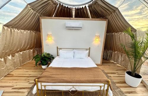Fredericksburg Villa | The Retreat and Domes