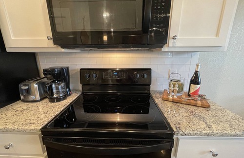 Waco Condominio | The Retreat at Belmont Village! Under 5 minutes from Baylor NEW NEIGHBORHOOD