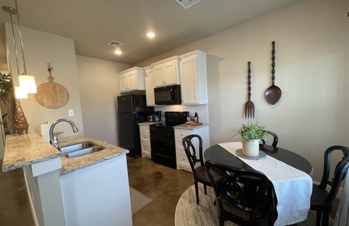 Waco Condominio | The Retreat at Belmont Village! Under 5 minutes from Baylor NEW NEIGHBORHOOD