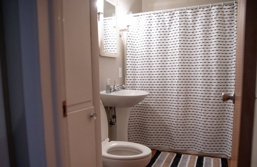 Carbon Hill Casa | The Retreat at CCWC - Three bedroom house, minutes from Ohio U. & Athens.