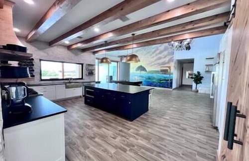 Fredericksburg Casa | The Retreat and Domes