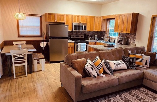 Pipestem Cabina | The Retreat at Rockridge ( HotTub )
