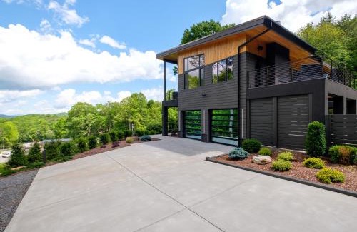 Balsam Grove Casa | The Retreat at Valley Bear Farms
