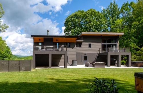 Balsam Grove Casa | The Retreat at Valley Bear Farms
