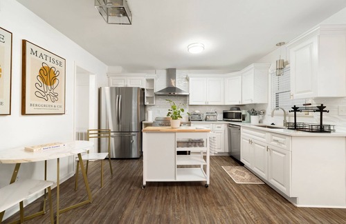 Wessex Square Casa | The Retreat by SouthPark- Spacious 3-Bedroom Near Shopping & Dining in SouthPark