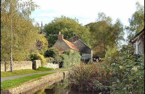 Nettleham Casa | The Retreat-luxury cottage with hot tub (sleeps 4)