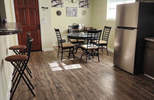 Cuthbert Casa | The Retreat on Blakely Street