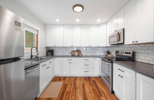 Sagle Casa | The Retreat on Gold Mountain - Pet Friendly