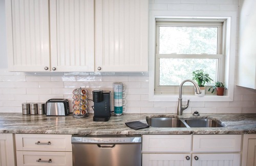 Hickory Casa | The Retreat with Private Pool and Hot Tub!