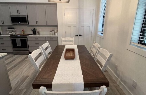 Franklin Casa | The Rhododendron Cottage