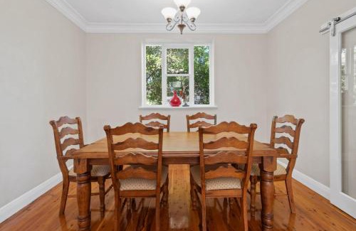 Turvey Park Casa | The Richardson - Spacious Entertaining, Sleeps 8
