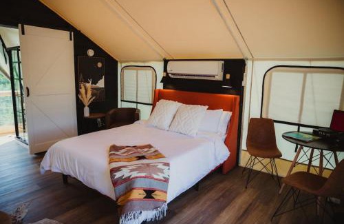Cadiz Otro | The Richbourg, Lux Safari Tent