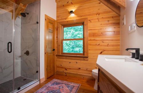 Bostic Casa | The Ridge: A Modern Cabin