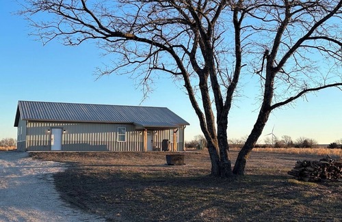 Lyon County Casa | "The Ridge" a peaceful country setting with nature right out the door.