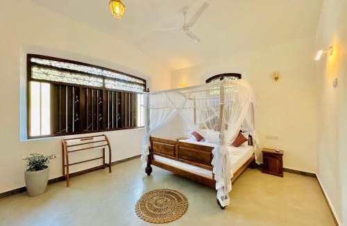 Kathaluwa Hotel | The Ridge Colonial Villa