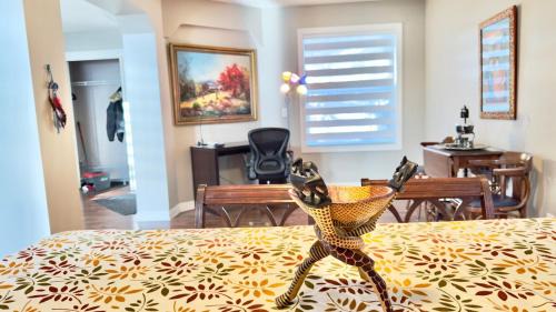 Southeast Calgary Casa | The Ridge Escape-3BR Deluxe Stay