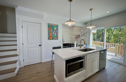 Roselawn Finance Casa | The Ridge Retreat - Walkable and HGTV designed!
