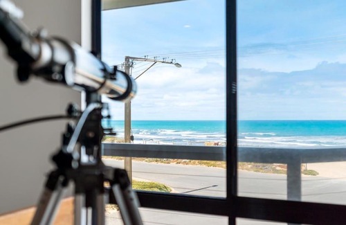 Middleton Casa | The Rise on Surfer- BEACHFRONT Pet Friendly WIFI