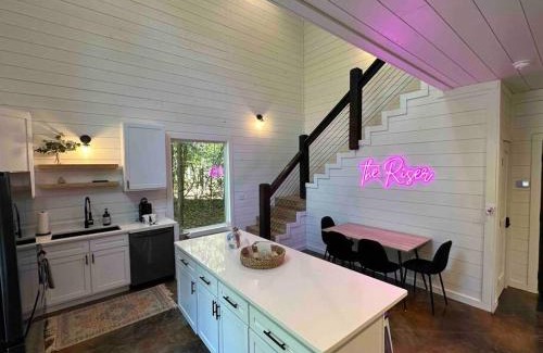 Broken Bow Casa | the RISER - BRAND NEW Modern Cabin in Broken Bow