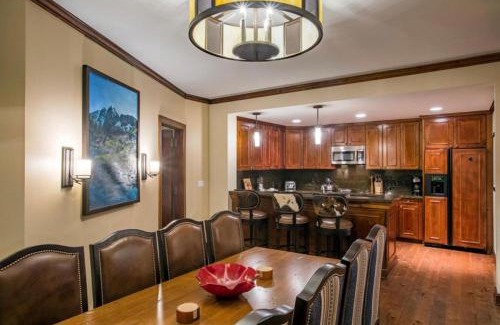 Aspen Casa | The Ritz-Carlton Club, 3 Bedroom Residence 8314, Ski-in & Ski-out Resort in Aspen Highlands