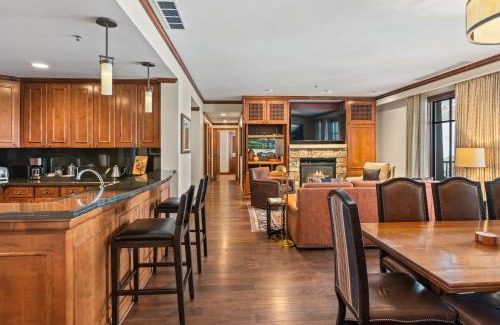 Aspen Casa | The Ritz-Carlton Club, 3 BR Residence 8204, Ski-in/Ski-out Resort in Aspen w/Courtyard View