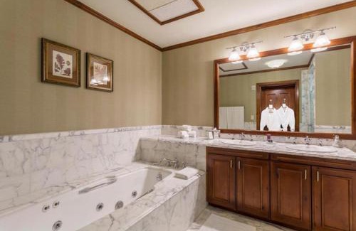 Aspen Casa | The Ritz-Carlton Club, Two-Bedroom WR Residence 2205, Ski-in & Ski-out Resort in Aspen Highlands
