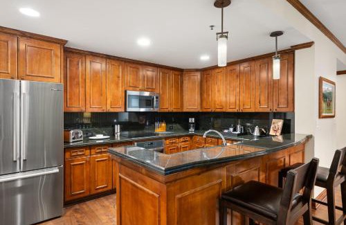 Aspen Casa | The Ritz-Carlton Club, Two-Bedroom Residence Float 4, Ski-in & Ski-out Resort in Aspen Highlands