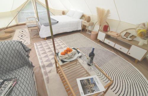 District 9 Otro | The River Glampstay