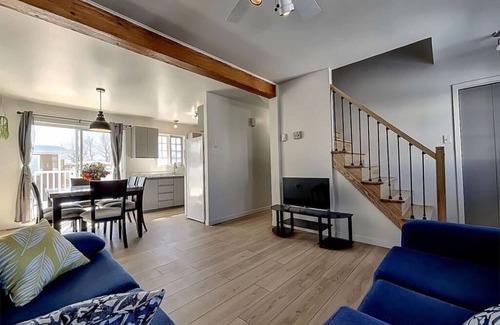 Saint-Etienne-de-Lauzon Casa | The river house