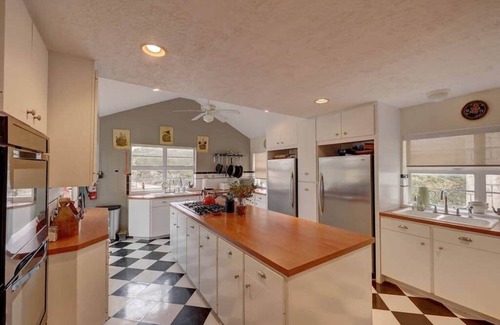 Ingram Casa | The River Oaks Lodge Main House, 7 Bedrooms, 7.5 Bathrooms!