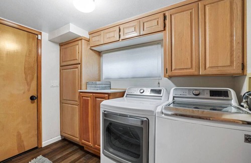 North Upper Truckee Cabina | The River Rock House | Deck-BBQ-Trails | Sleeps 6