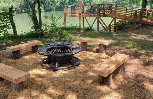 Calhoun Cabina | The River's Edge on the Hiawassee Pet Friendly