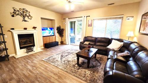 South Bechelli Casa | The Rivercrest Branch House - Close to Costco, Boat Ramp, Fishing, and Shopping