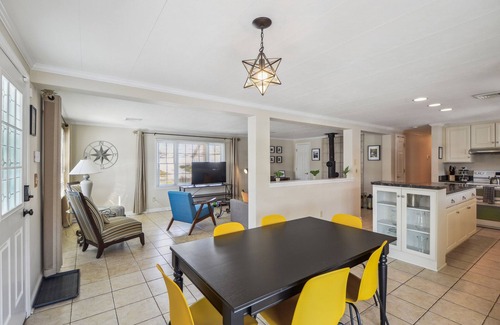 Martins Creek Casa | The Riverfront - King Suite/Fire Pit/River Access