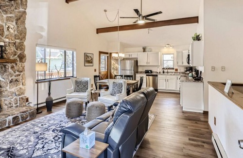 Downieville-Lawson-Dumont Casa | The Rivers Edge w/ Firepit ~2 King Beds & 2 cozy Living Spaces