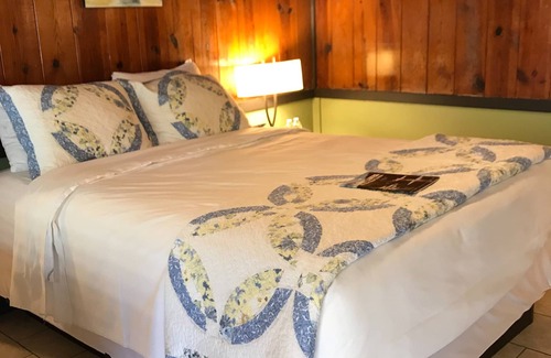 Chimney Rock Cabina | The Riverside Lodge at Chimney Rock