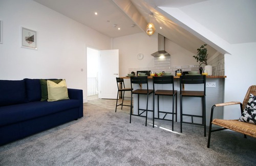 Caerau Apartamento | ◑One bed apartment◑Close to city◑WiFi◑Parking◑