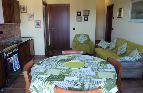 Pella Apartamento | il Pettirosso casa de vacaciones, 2 dormitorios, 5 personas