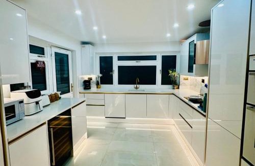 London Borough of Bromley Apartamento | The Robin - Luxury 2 Bedroom apartment with garden and parking in Greater London