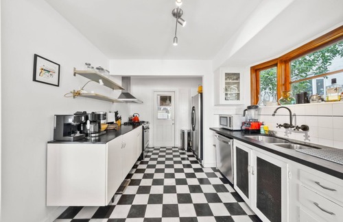 Sunset Junction Casa | The Robinson Tree House in Silver Lake