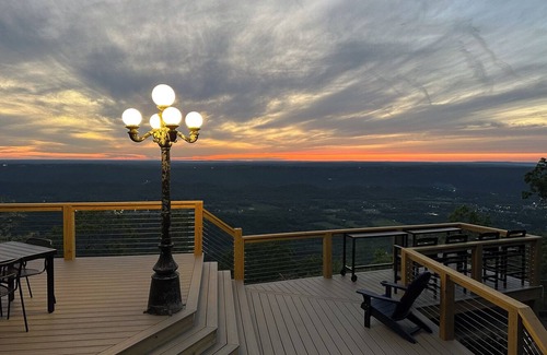 Lupton City Casa | The Rock House - Incredible views, dreamy, and spacious with 3 lofts and library